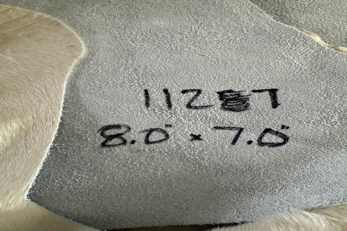 Natural Brazilian Cowhide Pattern 1127 (Grey)