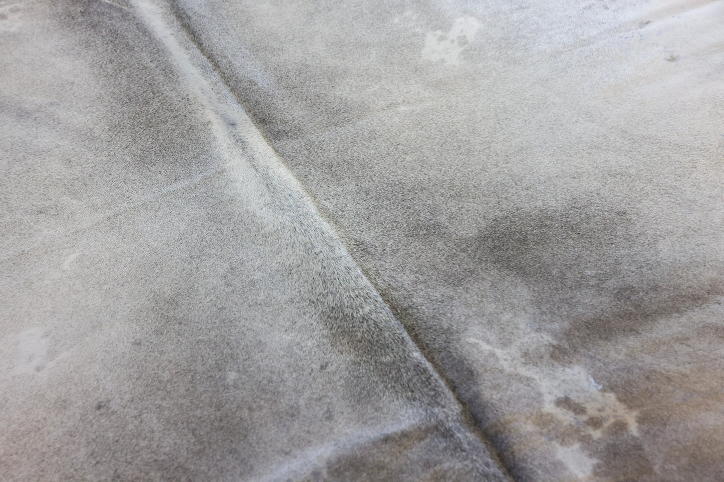 Natural Brazilian Cowhide Pattern 1133 (Grey)