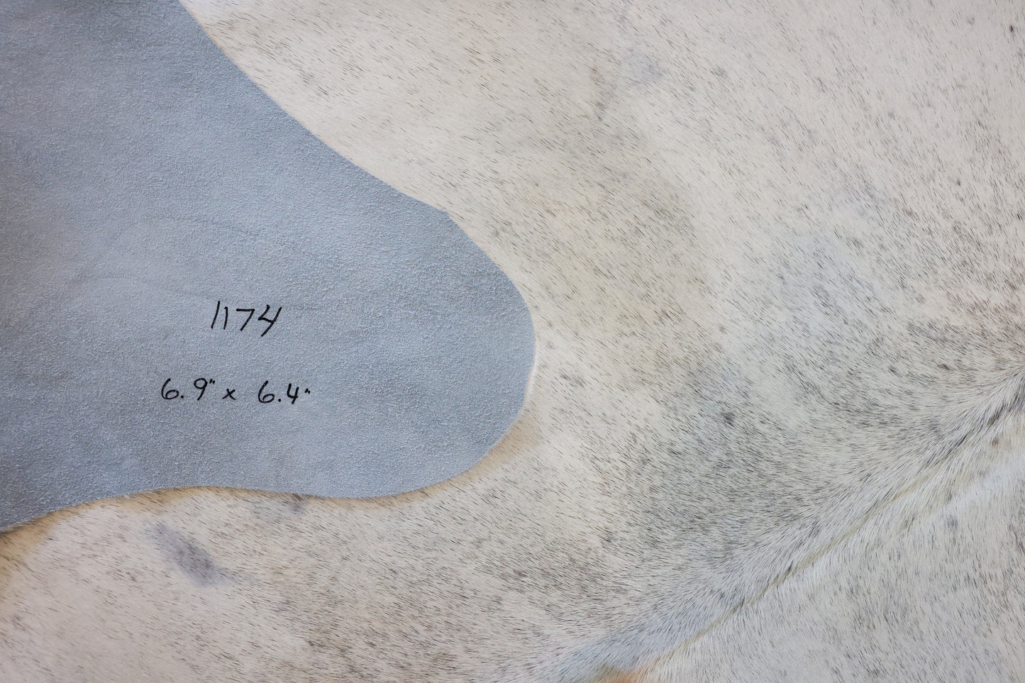 Natural Brazilian Cowhide Pattern 1174 (Grey)