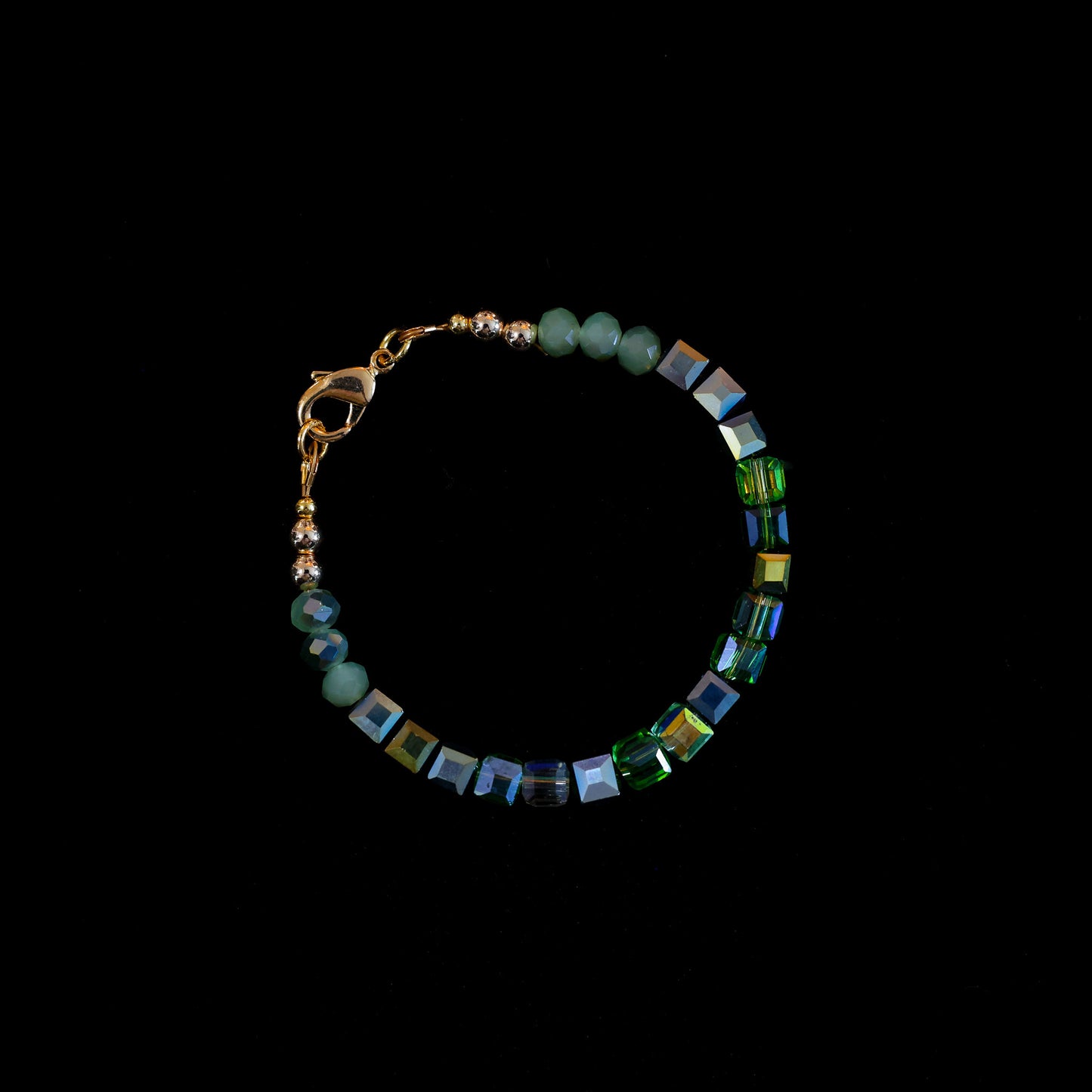 6" Glass Beaded Bracelet with Gold Lobster Clasp 180