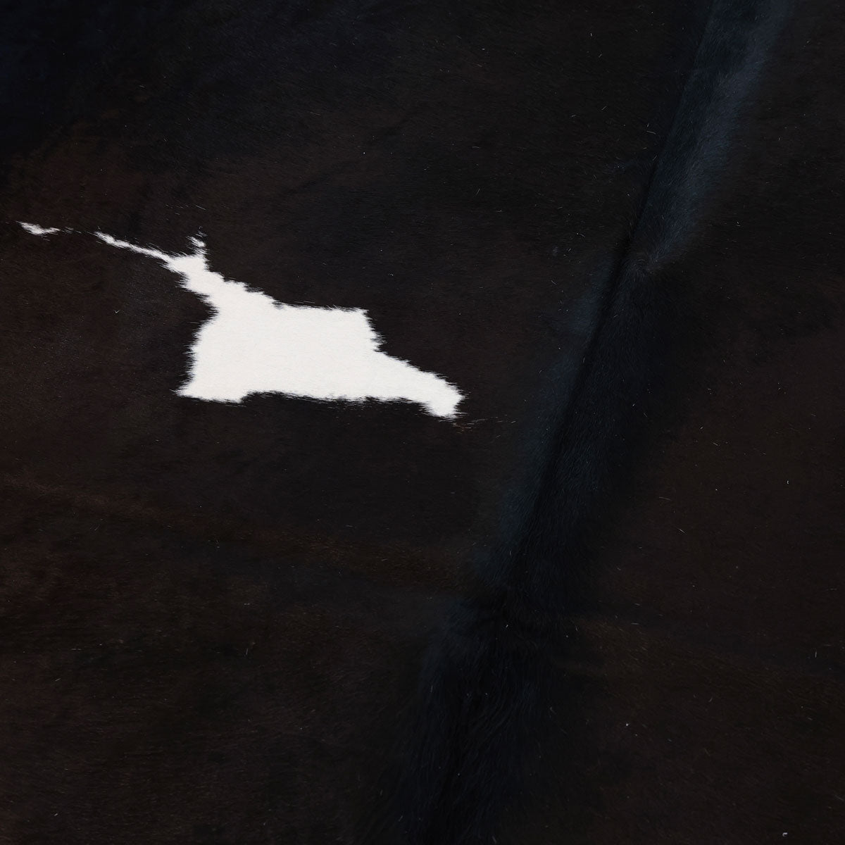 Natural Brazilian Cowhide Pattern 1104 (Black and White)