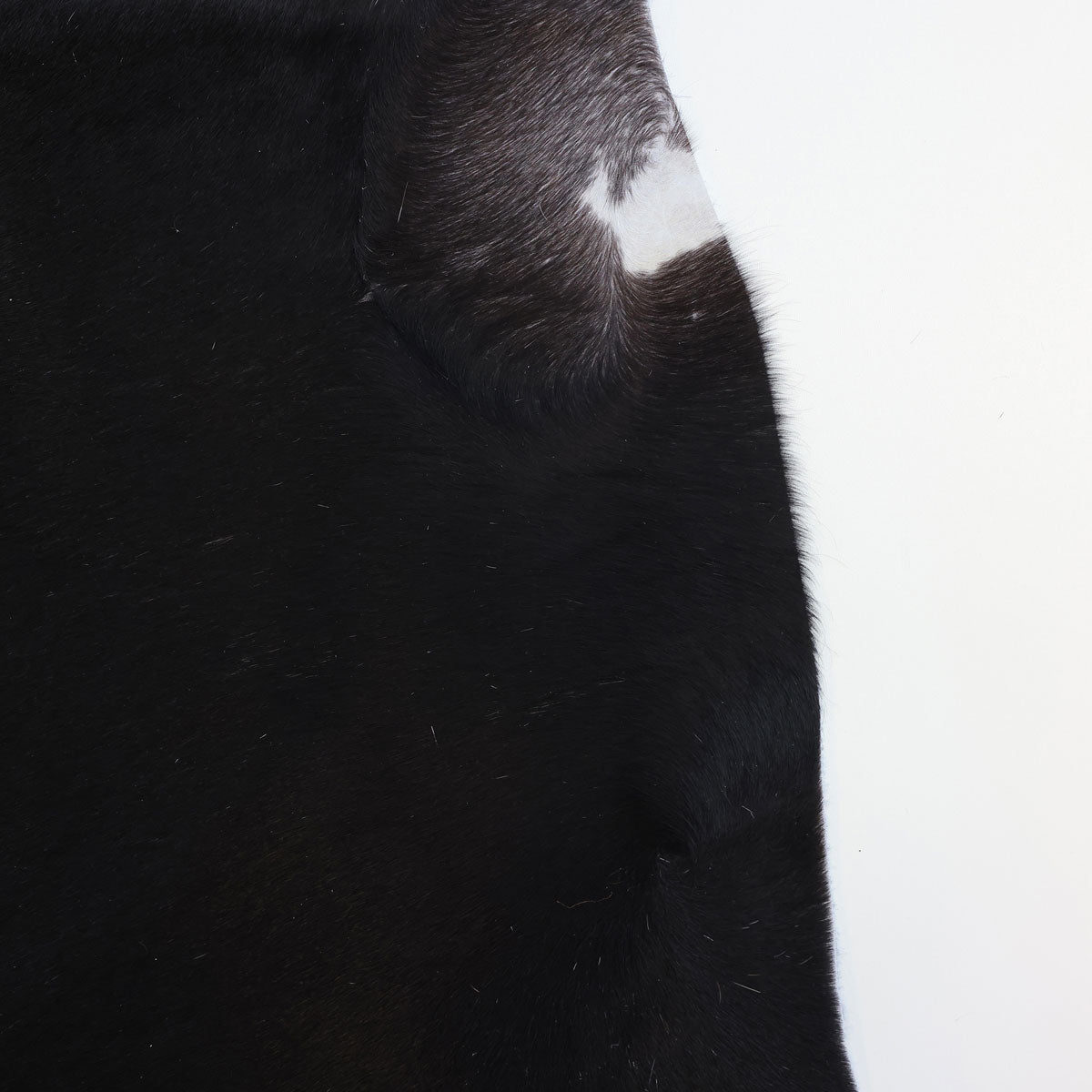 Natural Brazilian Cowhide Pattern 1106 (Black and White)