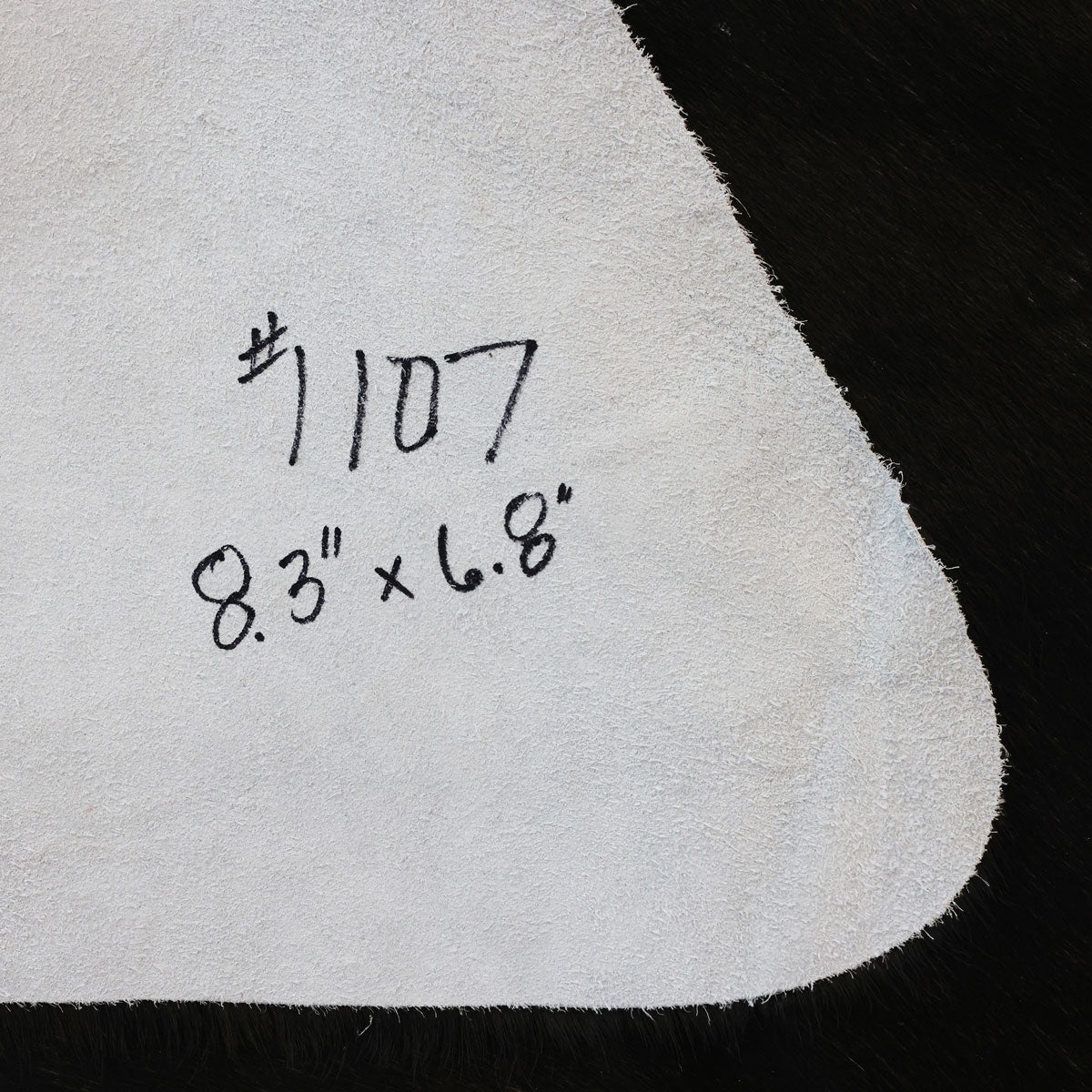 Natural Brazilian Cowhide Pattern 1107 (Black and White)