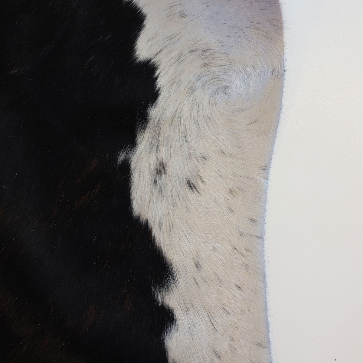 Natural Brazilian Cowhide Pattern 1108 (Black and White)