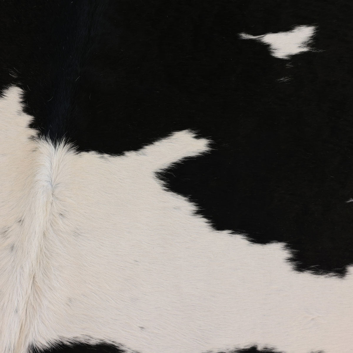 Natural Brazilian Cowhide Pattern 1109 (Black and White)