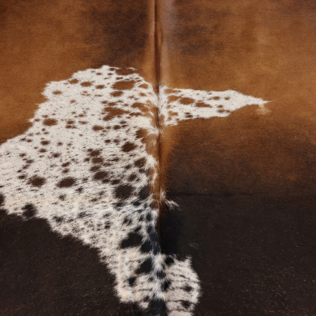 1111 Natural Brazilian Cowhide Pattern 1111 (Golden Brown)