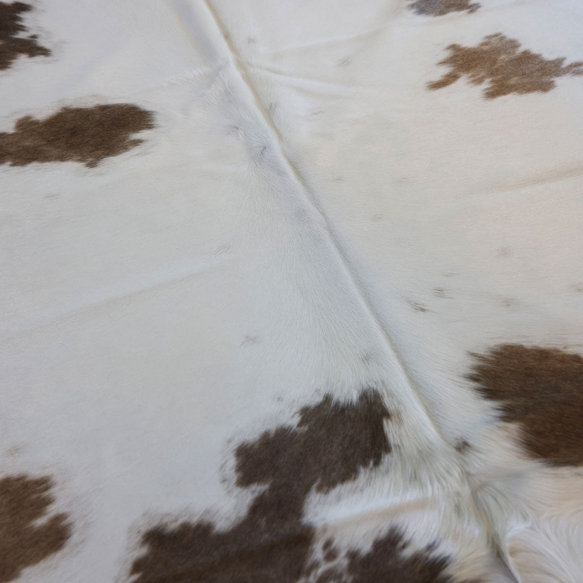 Natural Brazilian Cowhide Pattern 1143 (Golden Champagne)