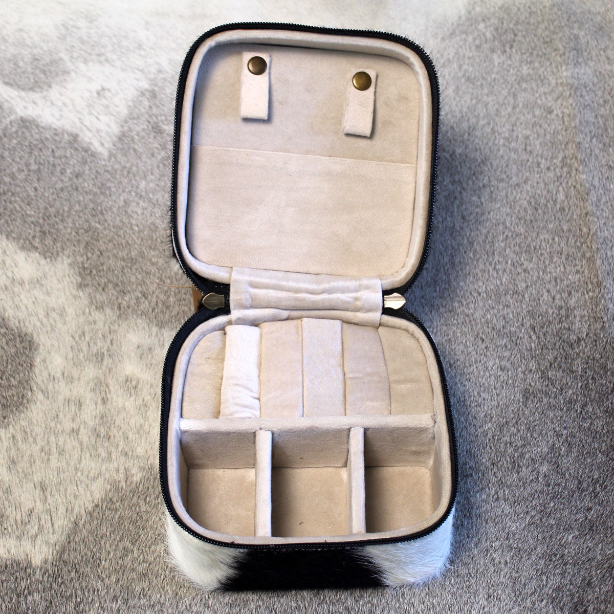 Embossed Leather Jewelry Box Black and White 1
