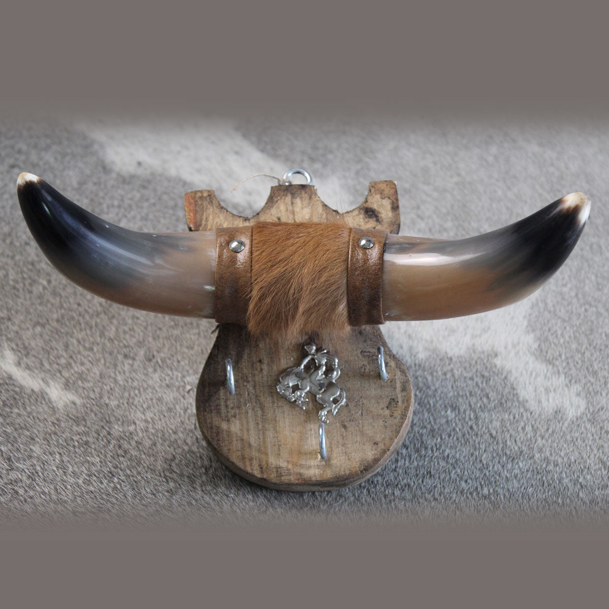 Small Horns Keyholder Cowboy 1