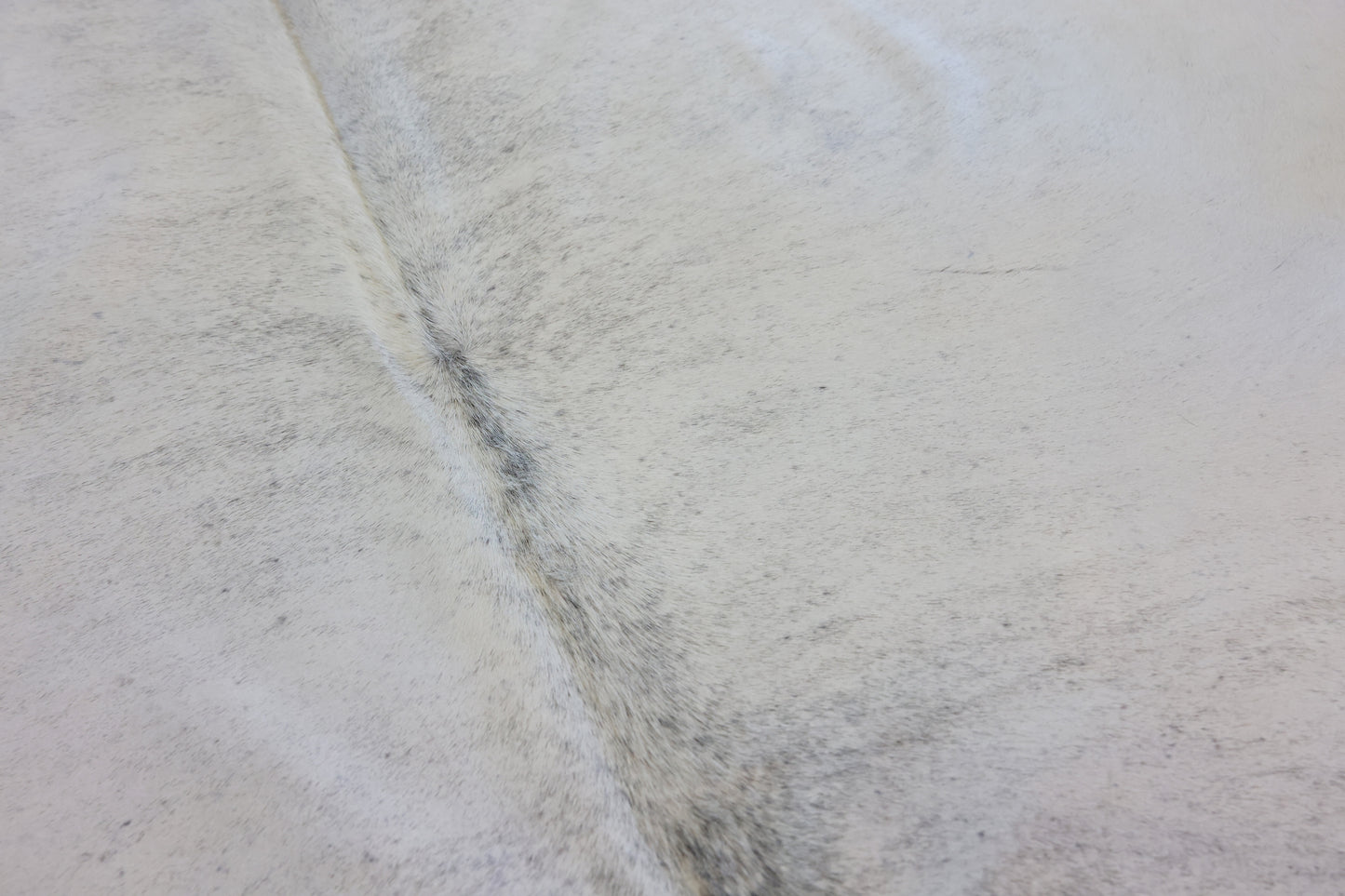 Natural Brazilian Cowhide Pattern 1177 (Grey)