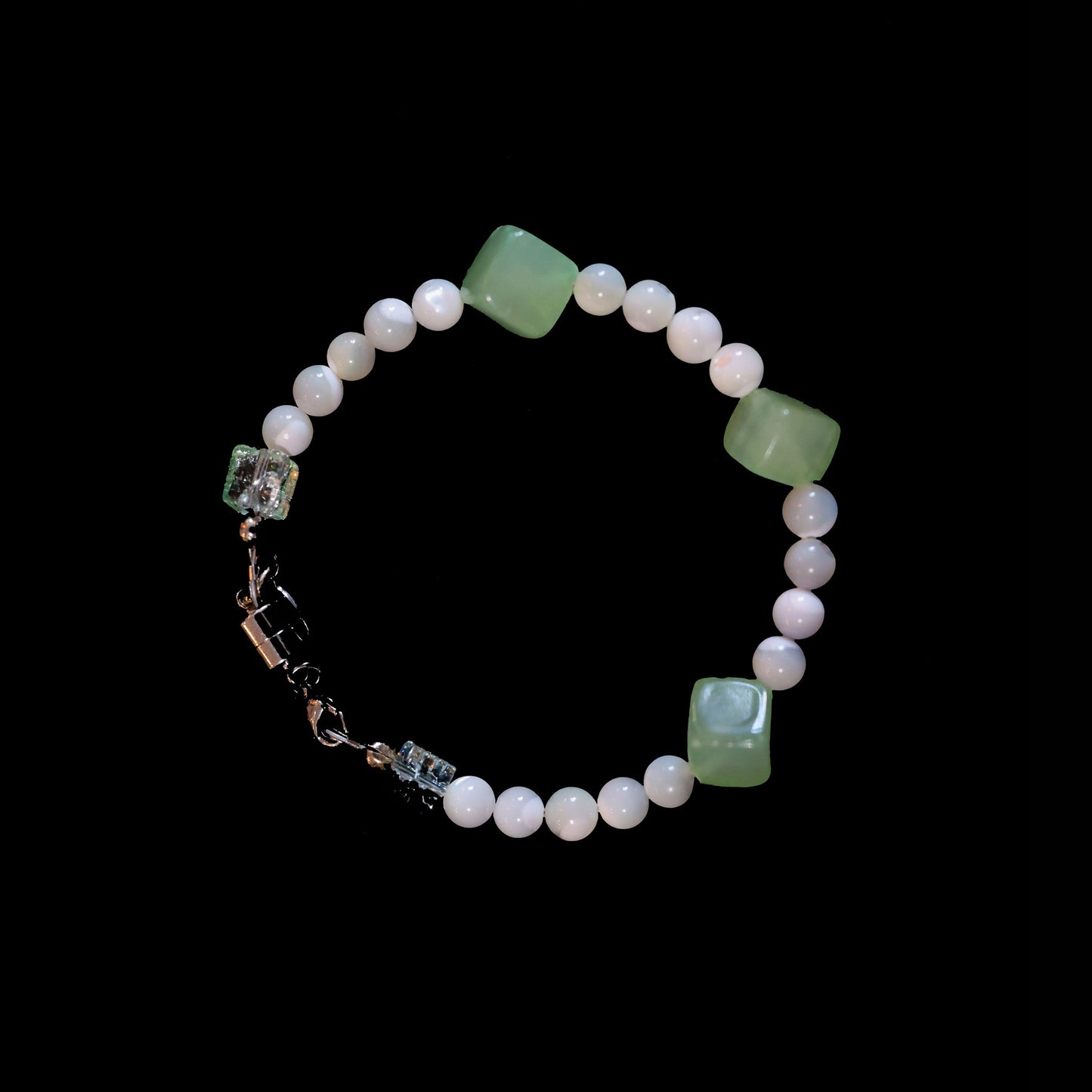 6.5" Jade & Mother-of-Pearl Bracelet with Silver Magnetic Clasp 172