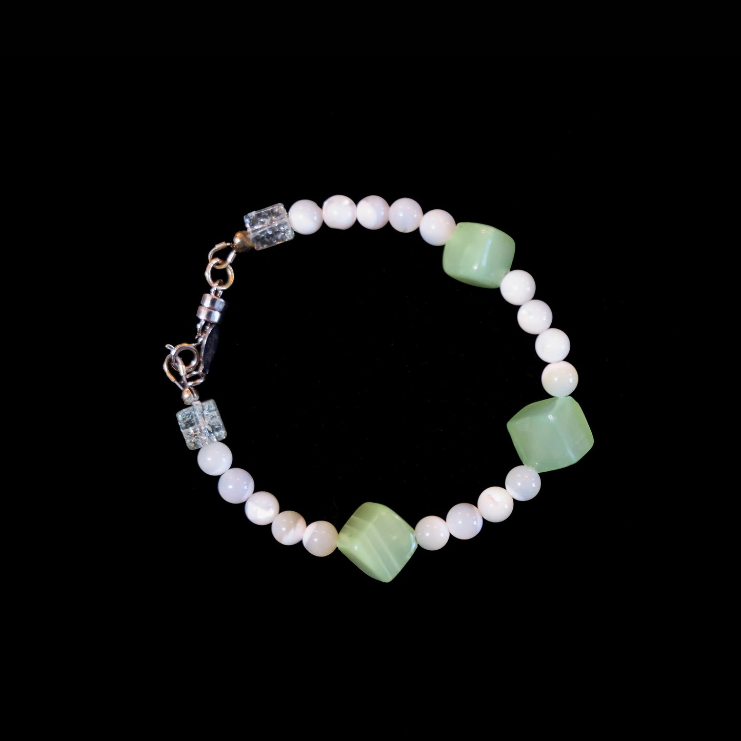 6.5" Jade & Mother-of-Pearl Bracelet with Silver Magnetic Clasp 200